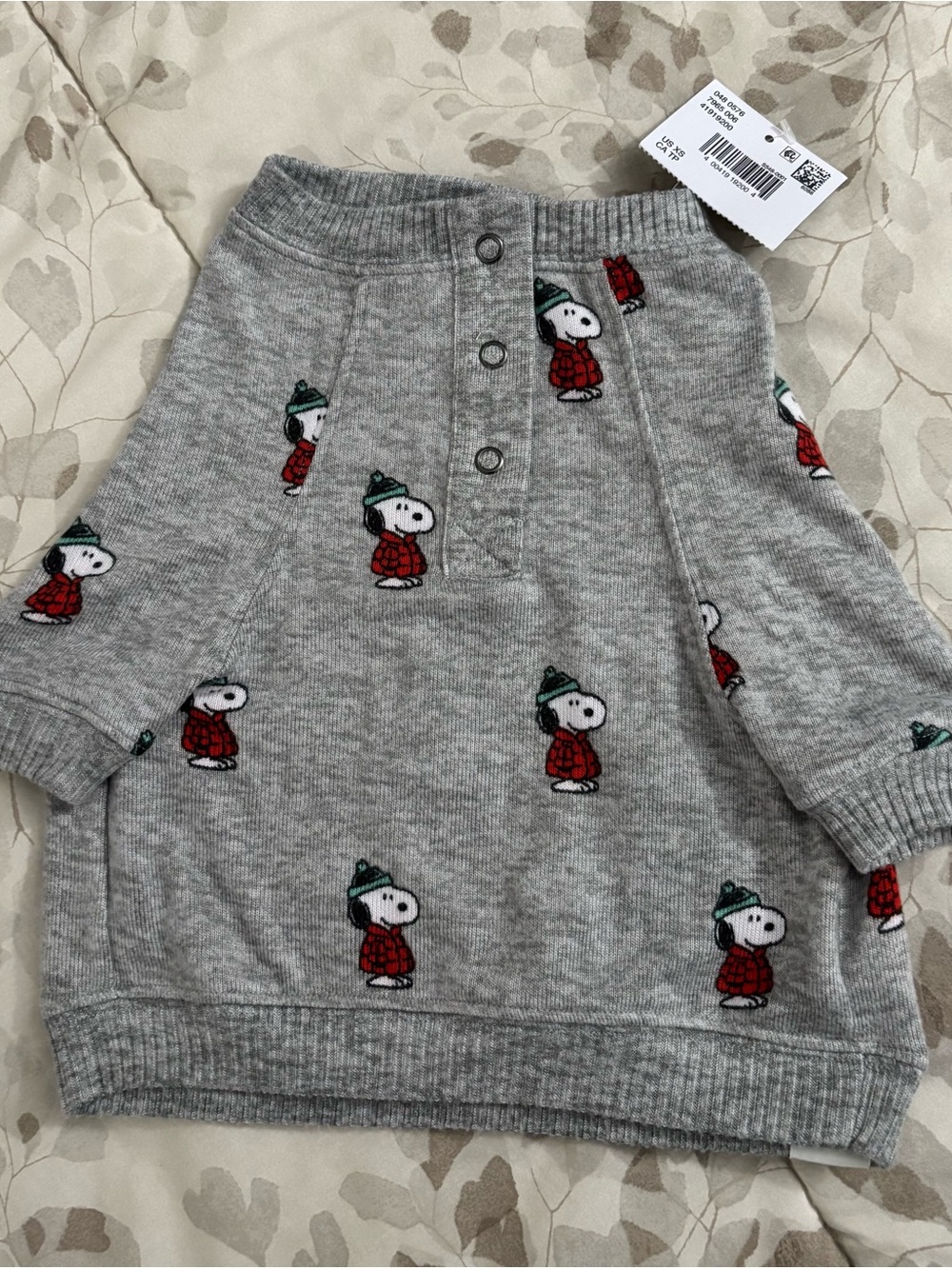 American Eagle Outfitters Grey Knit Dog Sweater with Red & Green Snoopy Motif